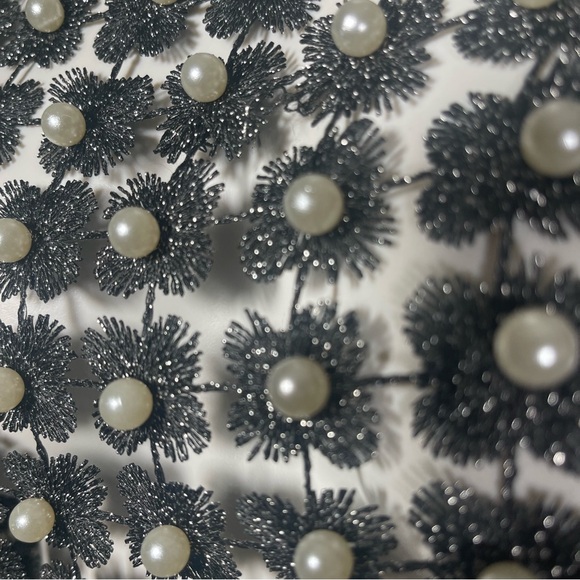 BEULAH Style black pearl flower top - Picture 6 of 10